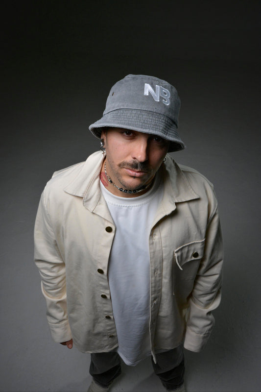 Gorra capelina gris