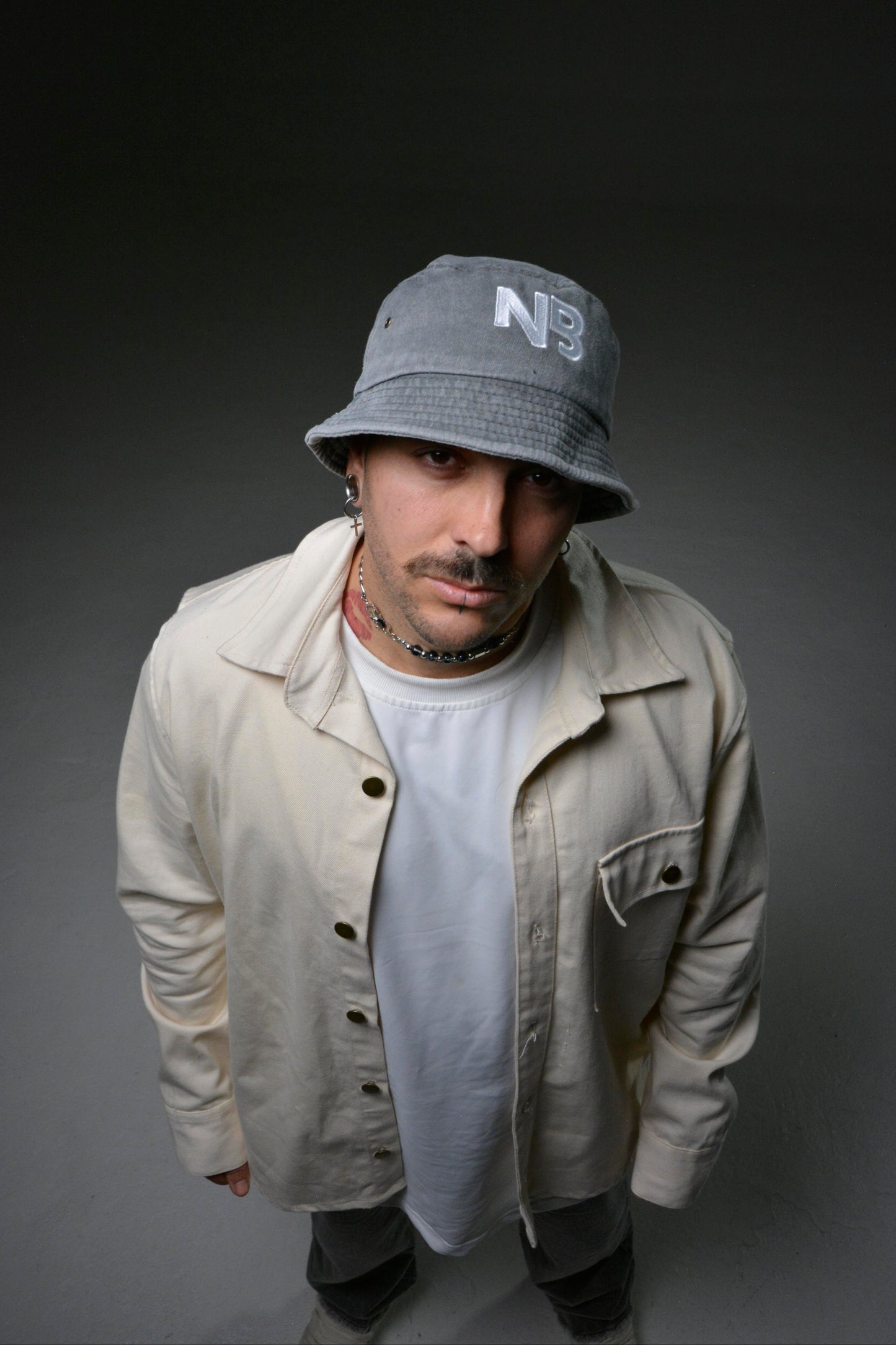 Gorra capelina gris