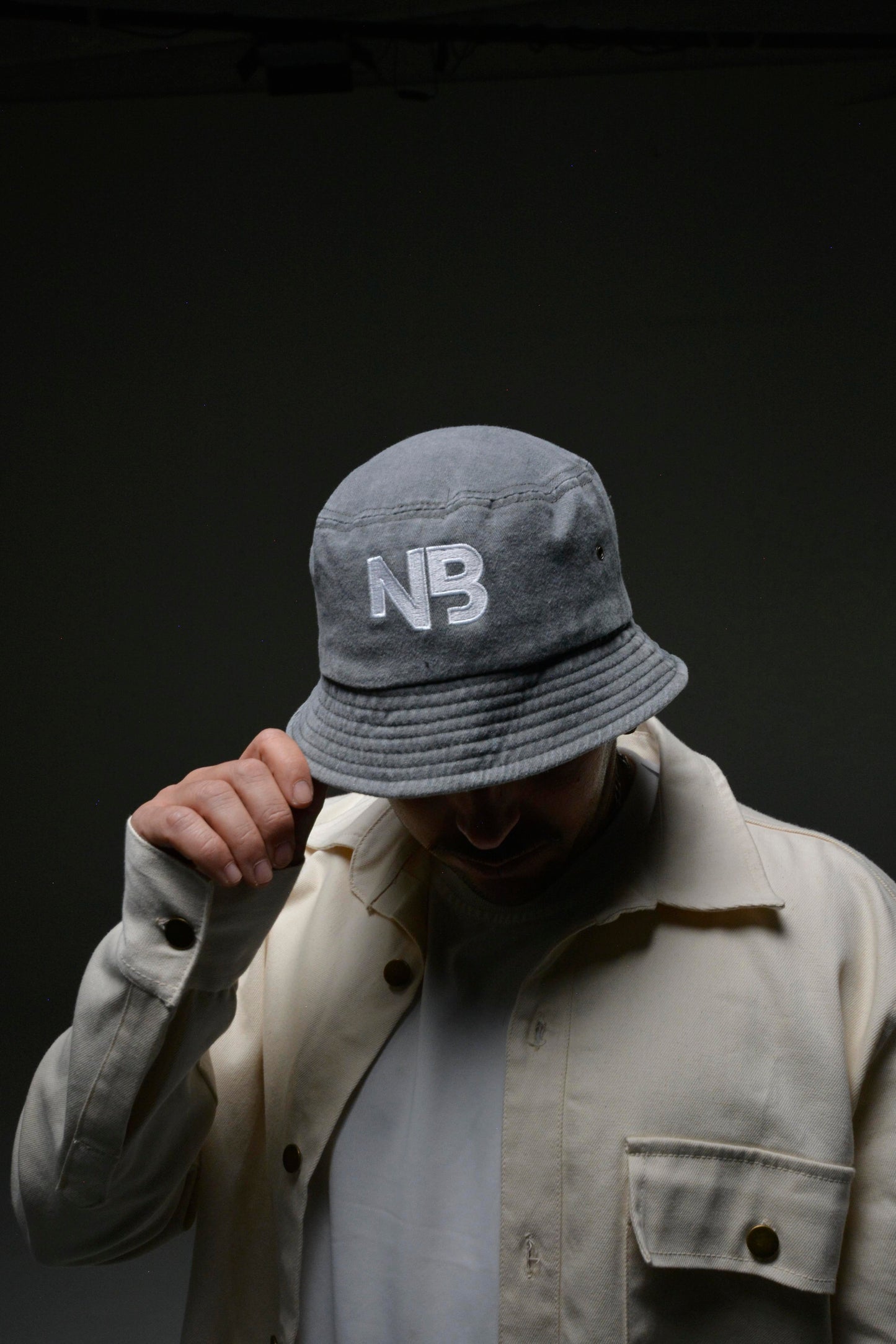 Gorra capelina gris